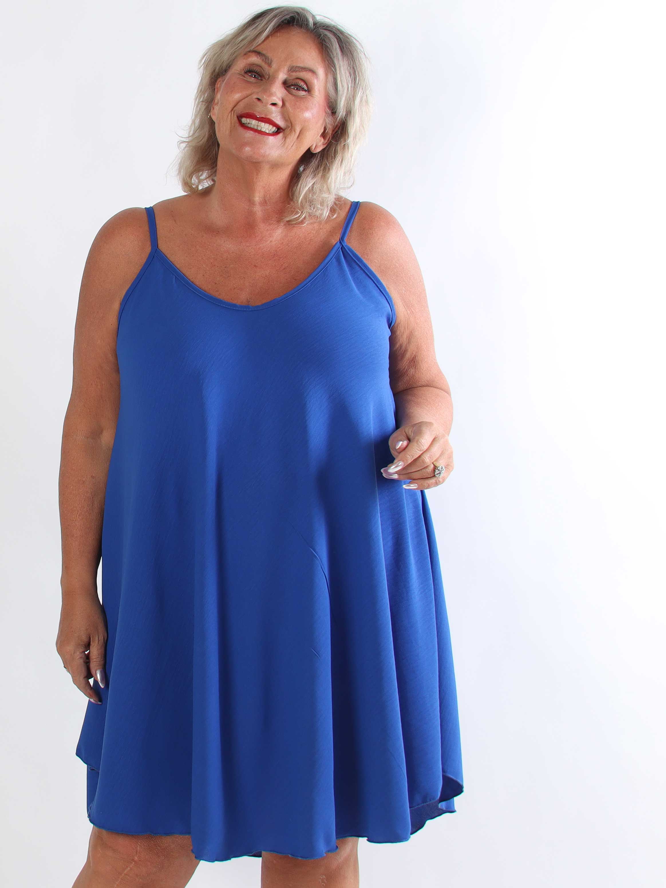 Marceline Short - Kort plus size stropkjole i viskose med A-facon